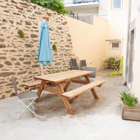 Lägenhet Immeuble De 3 Avec Cour Interieure